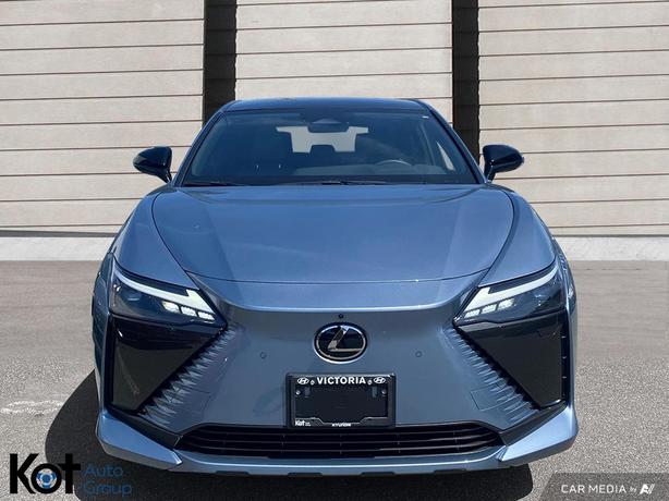 2023 Lexus RZ 450e FULLY ELECTRIC! PANORAMIC SUNROOF! LEATHER INTERIOR! image 2