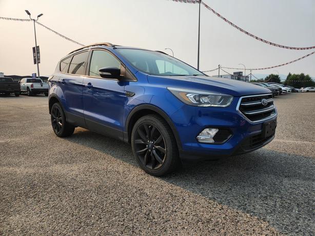 2017 Ford Escape Titanium | 4WD | Heated Seats | Remote Start | 60/40 Split Fold image 2