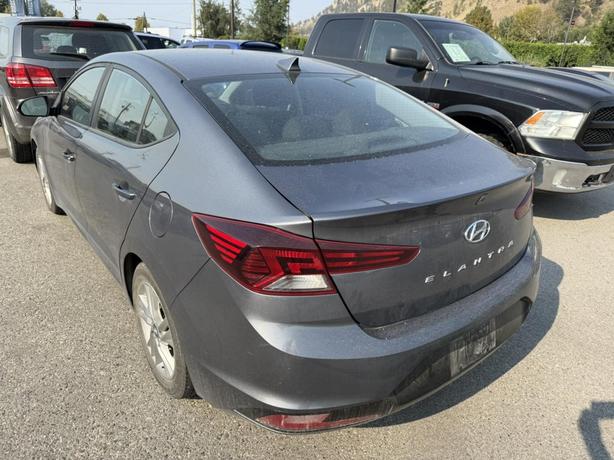 2020 Hyundai Elantra Preferred image 3
