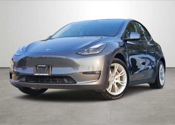 2022 Tesla Model Y Long Range, 7 Seater, One Owner image 1
