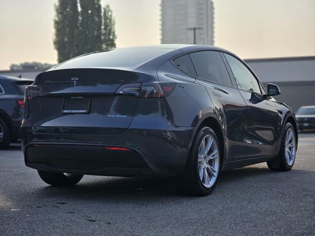 2022 Tesla Model Y Long Range, 7 Seater, One Owner image 5