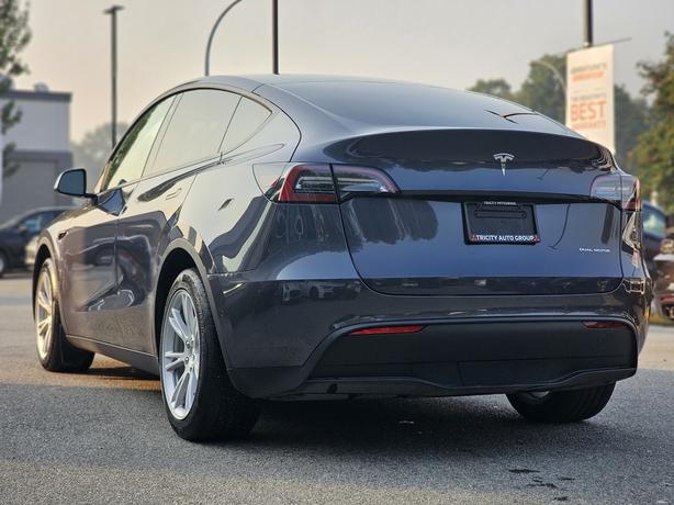 2022 Tesla Model Y Long Range, 7 Seater, One Owner image 7