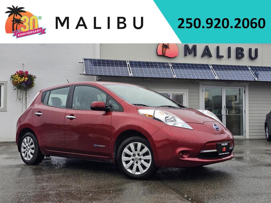 2015 Nissan LEAF 4dr HB S display photo