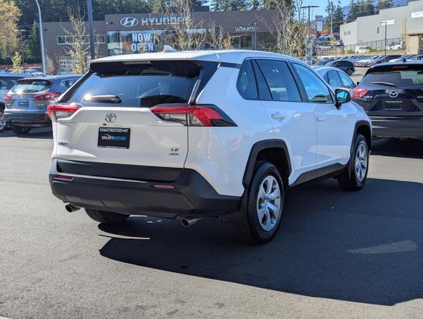 2022 Toyota RAV4 LE - AWD, Heated Seats image 6