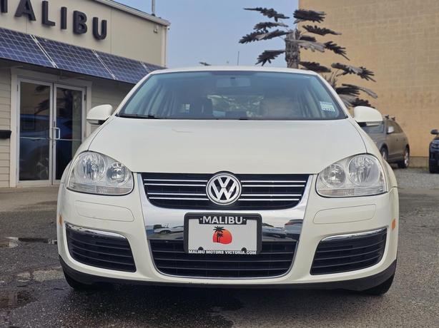 2008 Volkswagen Jetta 4dr I5 Man Trendline image 2