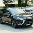 2018 Mitsubishi Outlander PHEV GT S-AWC thumbnail image 4