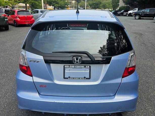 2009 Honda  Fit LX image 4