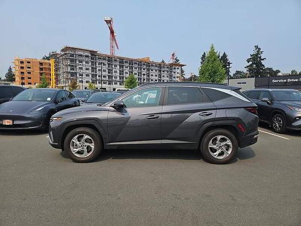 2022 Hyundai Tucson Preferred image 3
