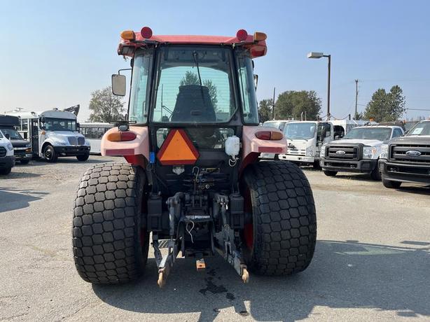 2010 Kubota M6040 4 wheel drive Farm Tractor Diesel image 4