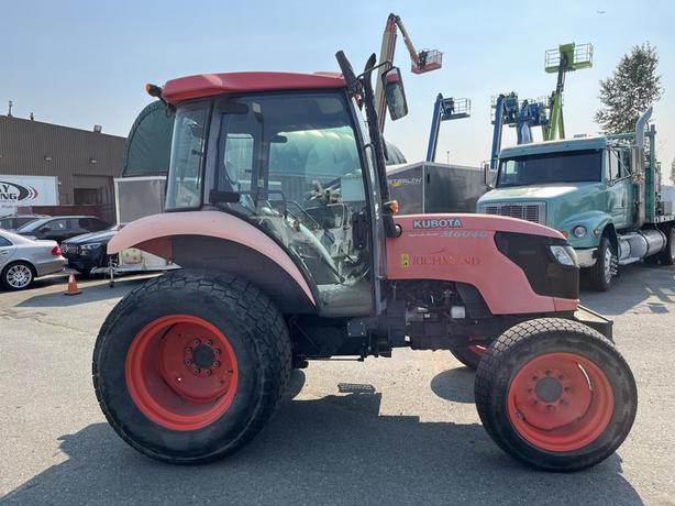 2010 Kubota M6040 4 wheel drive Farm Tractor Diesel image 6