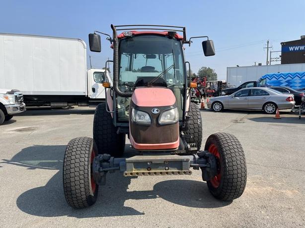 2010 Kubota M6040 4 wheel drive Farm Tractor Diesel image 8