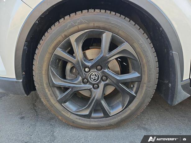 2018 Toyota C-HR XLE image 6