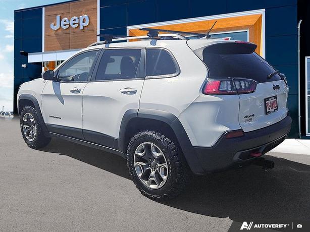 2019 Jeep Cherokee Trailhawk 4x4 | One Owner | No Reported Accidents! image 4