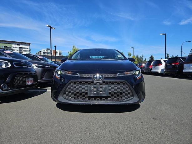 2022 Toyota Corolla LE CVT | Front Collision Mitigation | Bluetooth Connectivity image 2