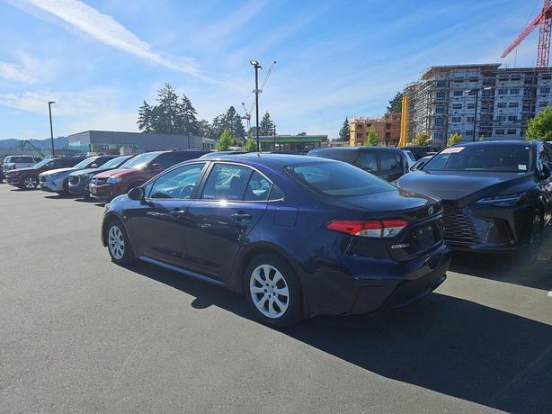 2022 Toyota Corolla LE CVT | Front Collision Mitigation | Bluetooth Connectivity image 4
