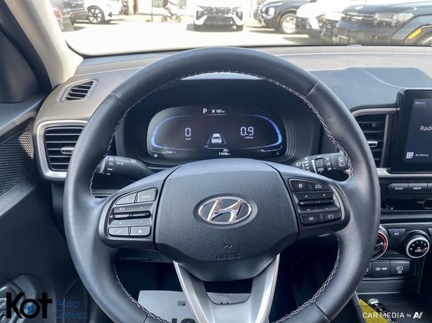 2024 Hyundai Venue Preferred APPLE CARPLAY! HEATED FRONT SEATS! BACKUP CAMERA! P image 7