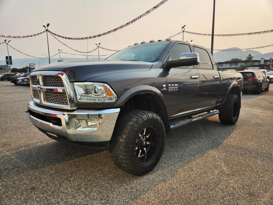 2015 RAM 3500 Laramie | 6.7L Cummins Turbo Diesel | Class V Hitch receiver | Hea display photo