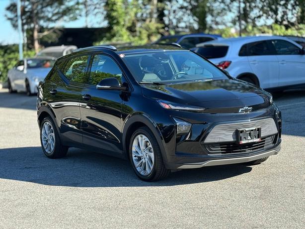 2023 Chevrolet Bolt EUV LT - No Accidents, 1 Owner, Heated Steering Wheel image 3