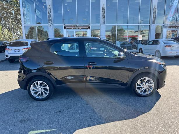 2023 Chevrolet Bolt EUV LT - No Accidents, 1 Owner, Heated Steering Wheel image 4