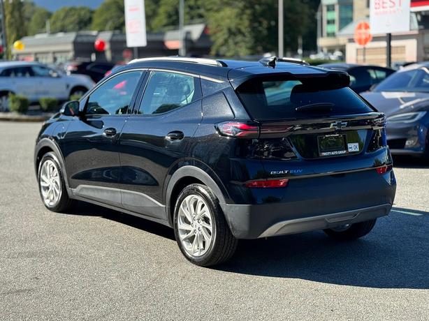 2023 Chevrolet Bolt EUV LT - No Accidents, 1 Owner, Heated Steering Wheel image 7