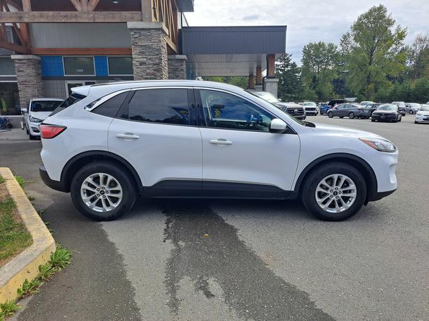 2020 Ford Escape AWD image 5