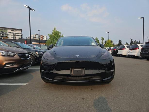 2022 Tesla Model Y Long Range AWD | Adaptive Cruise Control! image 2