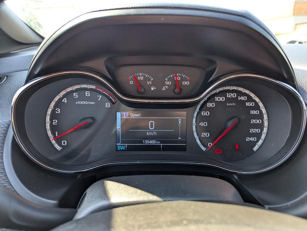 2017 Chevrolet Cruze LT - Heated Seats, Sunroof, 6-Speed Manual image 4