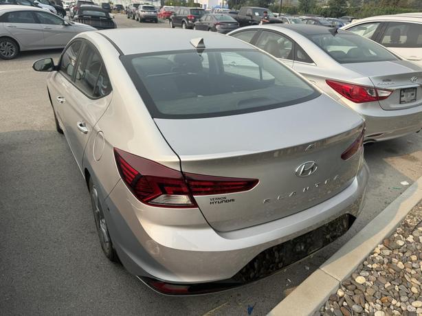 2020 Hyundai Elantra Preferred image 3