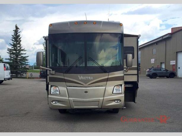 Used 2005 Winnebago Vectra 36RD image 2