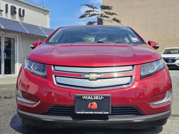 2013 Chevrolet Volt Hatchback image 2