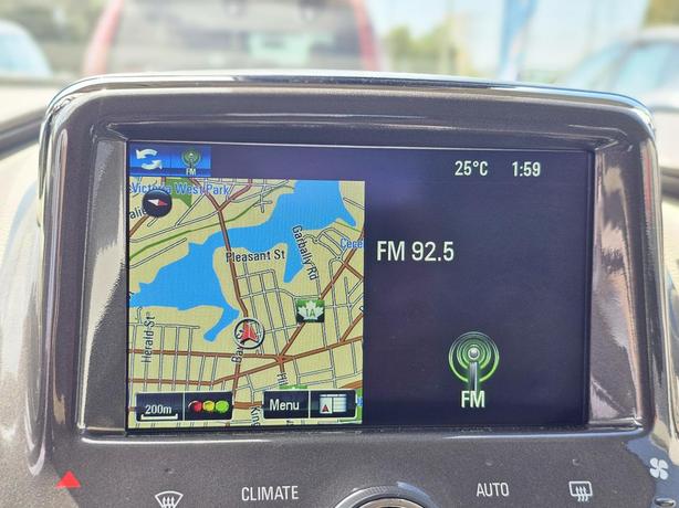 2013 Chevrolet Volt Hatchback image 7