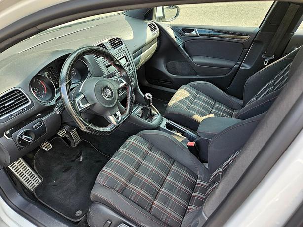 2012 Volkswagen  GTI PZEV image 4