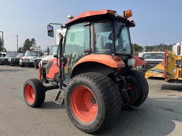 2014 Kubota M7060 Farm Tractor 4 wheel drive Diesel image 3