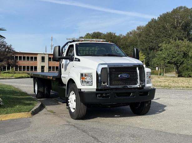 2018 Ford F-750 22-Foot Roll-Off Flat Deck Diesel Tow Truck with Wheel Lift image 2