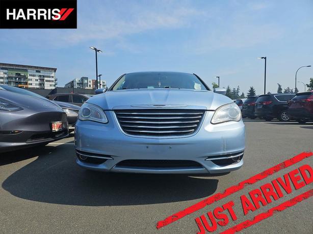 2012 Chrysler 200 4dr Sdn Touring | Keyless Entry | Cruise Control! image 2