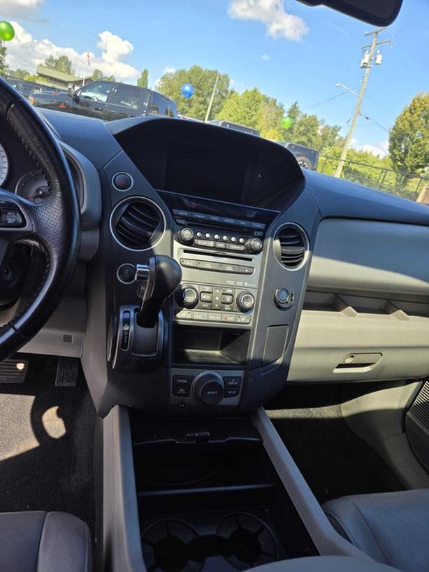 2012 Honda Pilot EX-L - No Accidents, Leather, Sunroof image 8