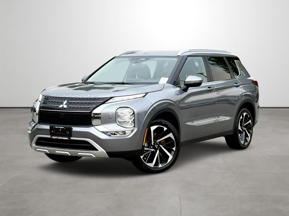 2023 Mitsubishi Outlander display photo