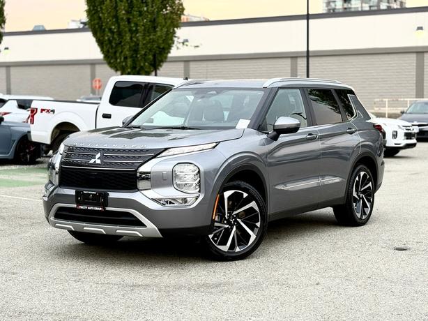 2023 Mitsubishi Outlander image 2
