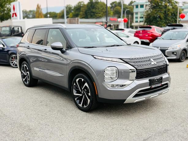 2023 Mitsubishi Outlander image 4