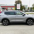 2023 Mitsubishi Outlander thumbnail image 5