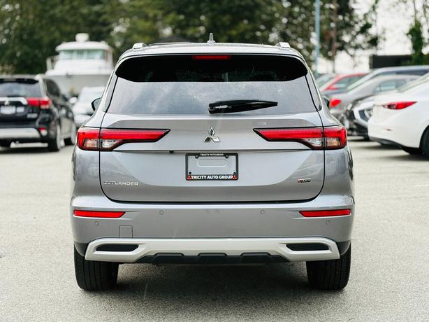 2023 Mitsubishi Outlander image 7
