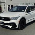 2023 Volkswagen Tiguan R-Line Black -Rain Sensing Wipers & Power Moonroof thumbnail image