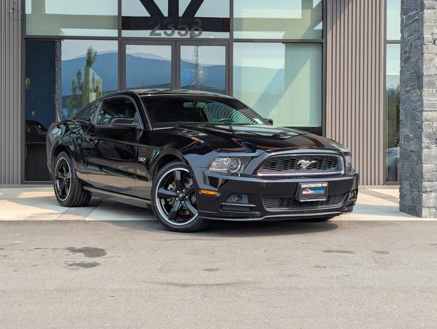 2013 Ford Mustang GT - Leather, 6-Speed, Heated Seats image 4
