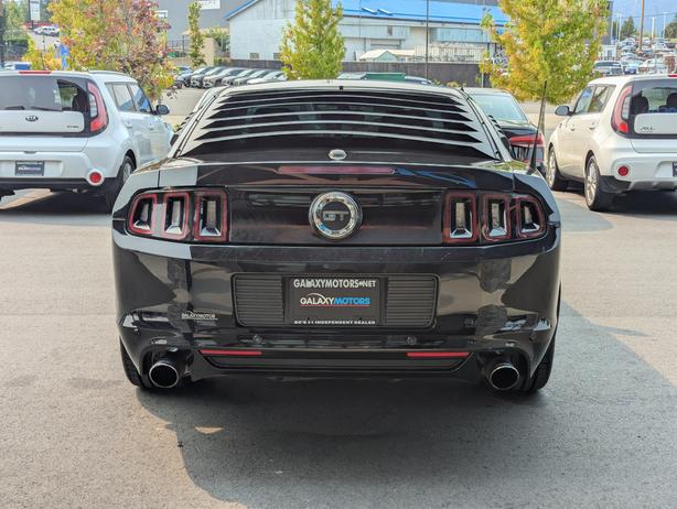 2013 Ford Mustang GT - Leather, 6-Speed, Heated Seats image 7