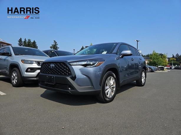 2023 Toyota Corolla Cross LE image 1