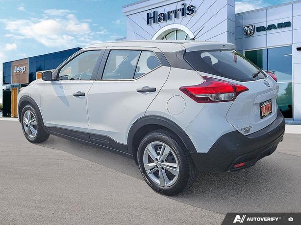 2020 Nissan Kicks S FWD Sport Utility | Back-Up Camera | One Owner! image 4