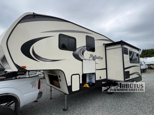 Used 2019 Grand Design Reflection 150 Series 230RL image 3