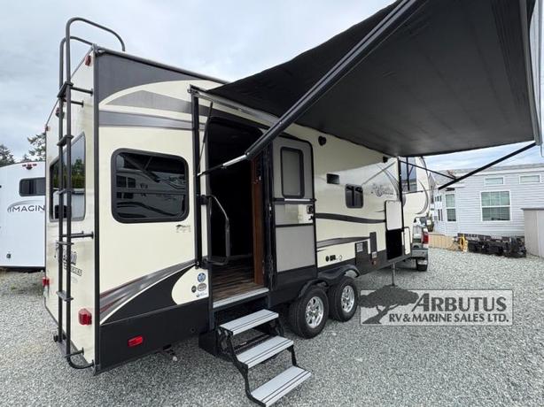 Used 2019 Grand Design Reflection 150 Series 230RL image 5