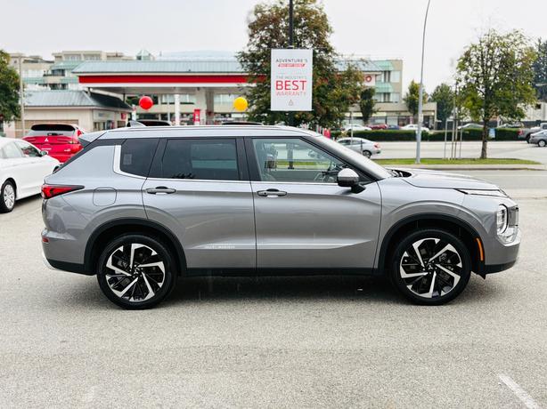 2023 Mitsubishi Outlander image 5