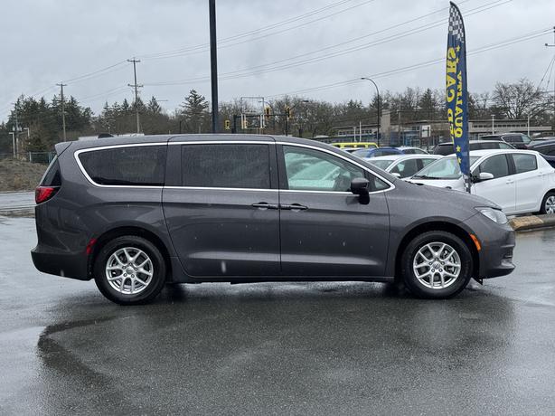 2023 Chrysler Grand Caravan SXT - 7 Seats, Dual A/C, Heated Seats&Door Mirrors image 5